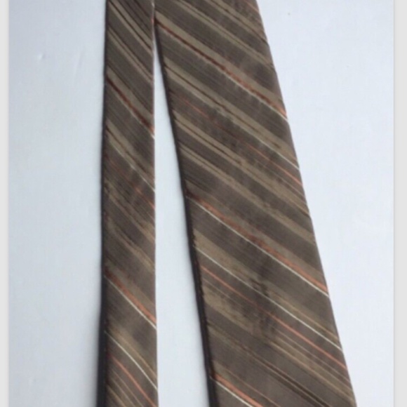 Calvin Klein classy maroon colour all silk Tie made in USA 🇺🇸 - Picture 4 of 6